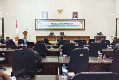 6 Fraksi DPRD Tanggapi LKPJ 2018 dan 6 Ranperda Usulan Pemkab Inhil